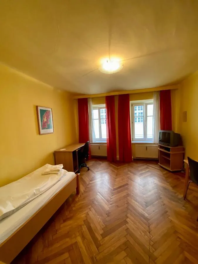 Appartement Pension 700M Zum Ring Vienna
